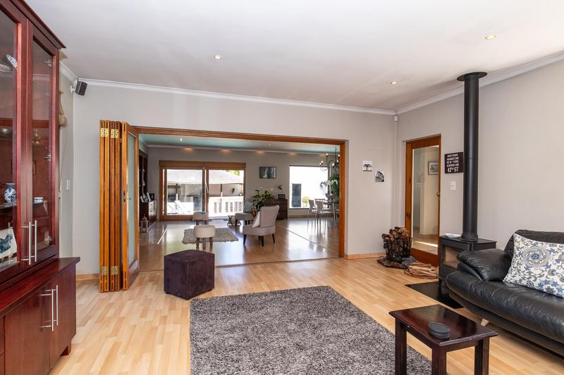 3 Bedroom Property for Sale in Constantia Western Cape